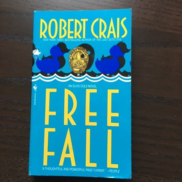 Free Fall by Robert Crais Paperback - Picture 1 of 4